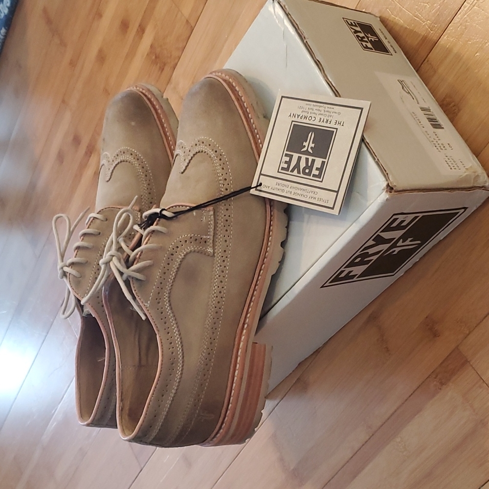 Frye men suede Wingtip shoes size 10m with the box